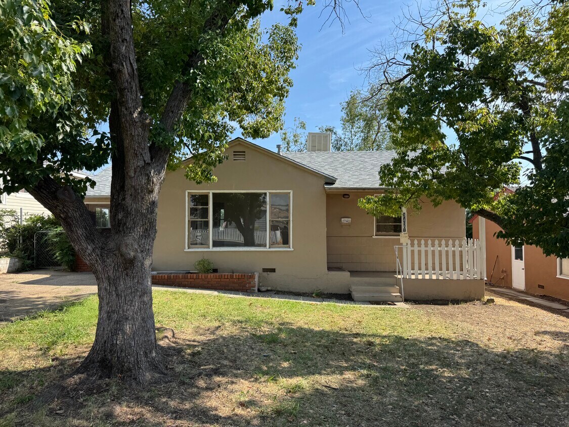 Foto principal - 3471 Stauss Ave