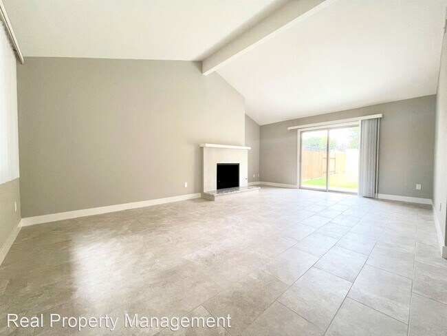 Building Photo - 3 br, 2.5 bath House - 2724 Luciernaga Street
