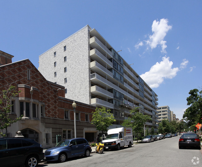 Building Photo - Potomac Plaza Terraces