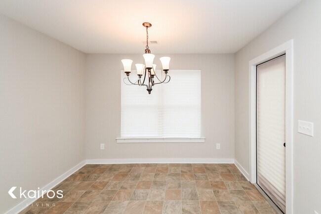 Building Photo - 150 Shiloh Creek Drive