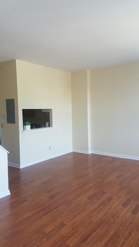 Foto del edificio - 140 Russ St