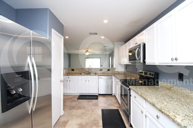 Building Photo - 264 W Taylor Ave