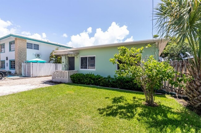 Northeast 17th Terrace, Fort Lauderdale, FL 33304 - 2 BR 2 BA house - Northeast 17th Terrace, Fort Lauderdale, FL 33304 - 2 BR 2 BA house