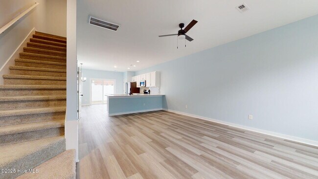 Foto del edificio - 604 Windsurfing Ln