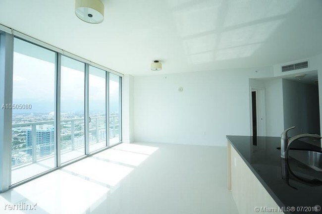 Building Photo - 2 br, 2 bath  - The Axis On Brickell