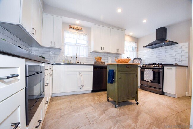 Foto del edificio - 1420 East Ln
