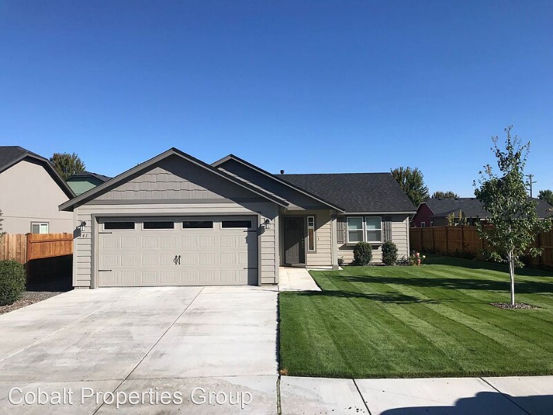 441 NE Quince Ln, Redmond, OR 97756 House for Rent in Redmond, OR