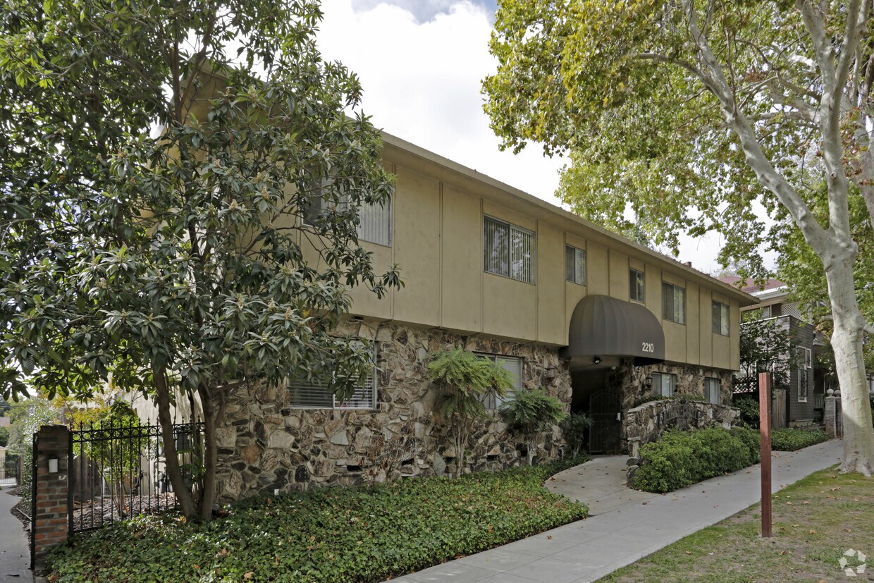 Foto principal - Lions Court