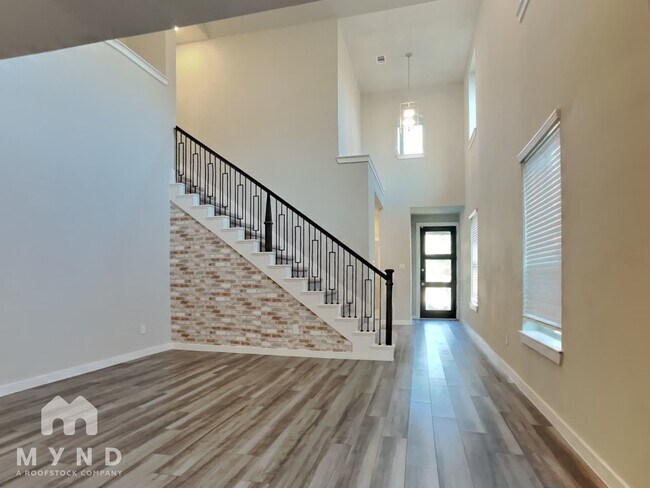 Foto del edificio - 734 Lacebark Elm Trl