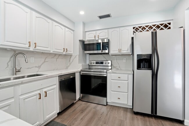 Foto del edificio - 4502 Parrot Ave