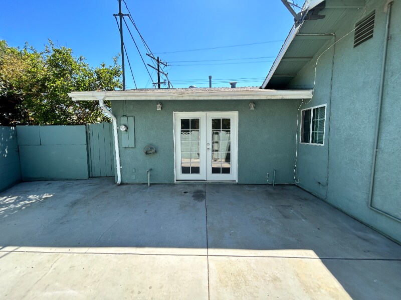 Primary Photo - 2820 W Ravenswood Dr