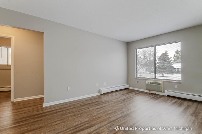 Building Photo - 905 Hardwick Dr SE