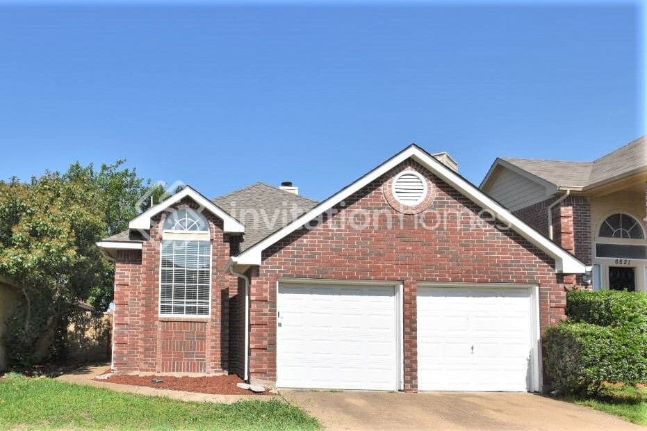 Primary Photo - 6817 Driffield Cir W