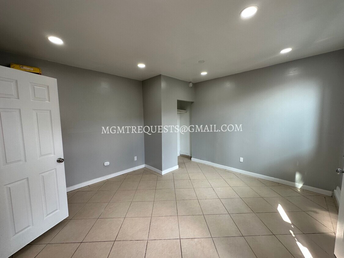 Primary Photo - 11617 Kornblum Avenue, Unit 11623