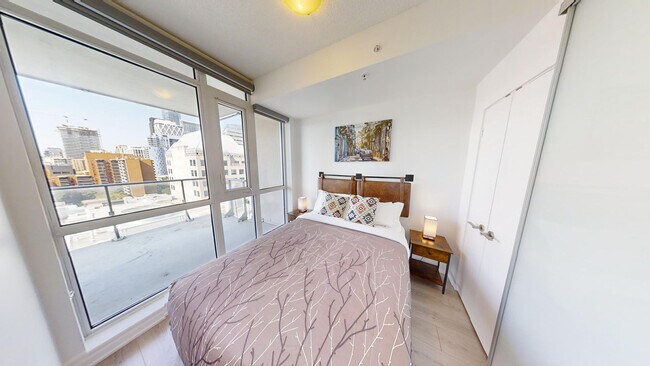 Photo du bâtiment - 199 Richmond St W