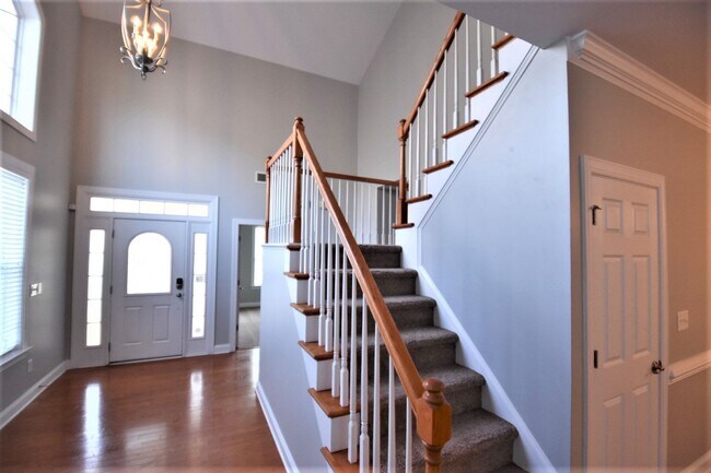 Building Photo - 14023 Acorn Creek Ln