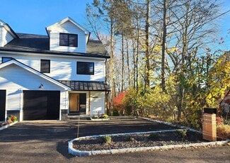Building Photo - 1017 Mill Hill Terrace