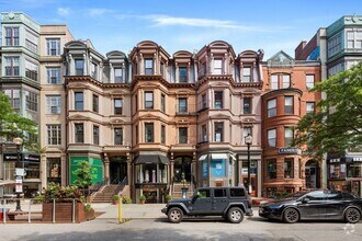 Building Photo - 121 Newbury St