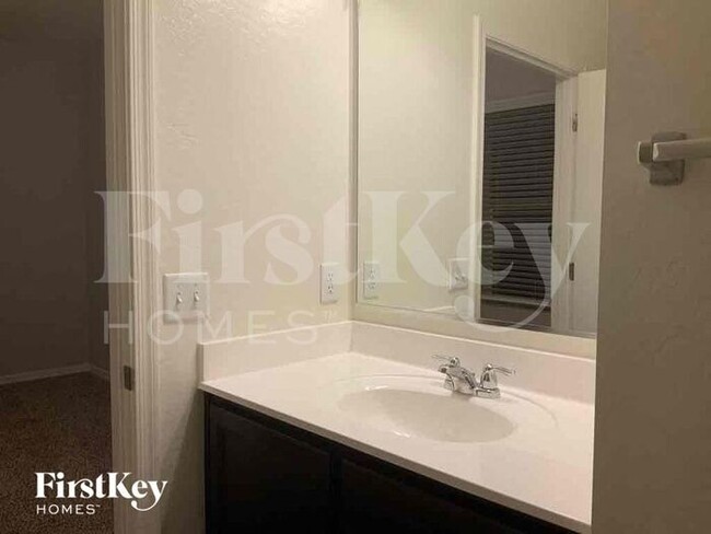 Building Photo - 445 W White Sands Dr
