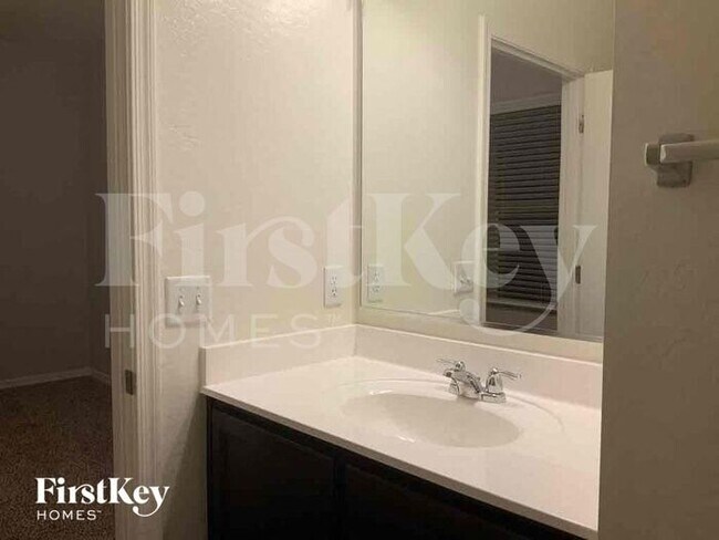 Foto del edificio - 445 W White Sands Dr
