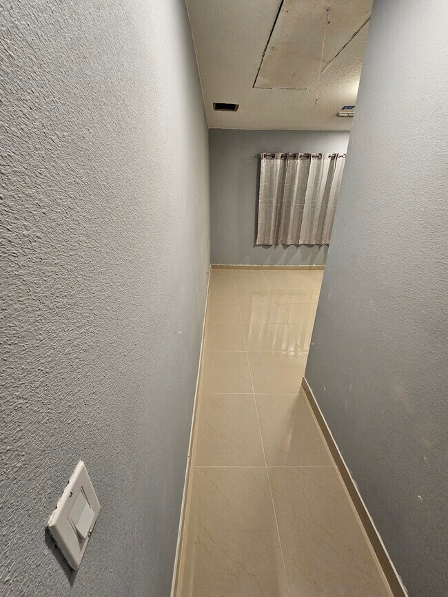Foto del edificio - 1676 Beasley Dr