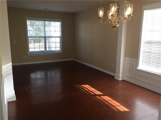 Building Photo - 708 Wendlebury Ct