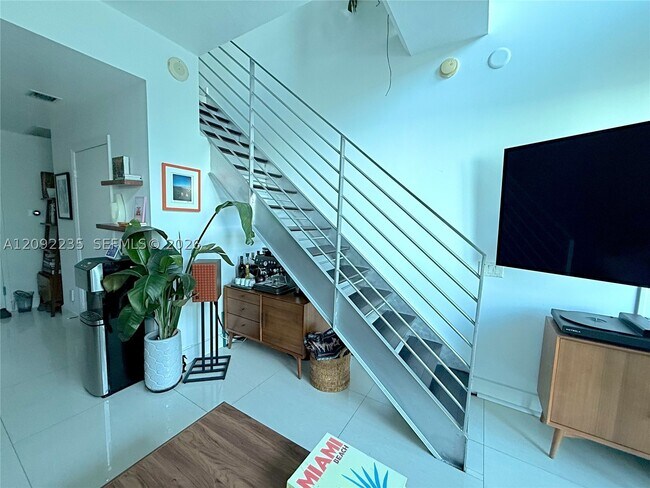 Foto del edificio - 60 SW 13th St