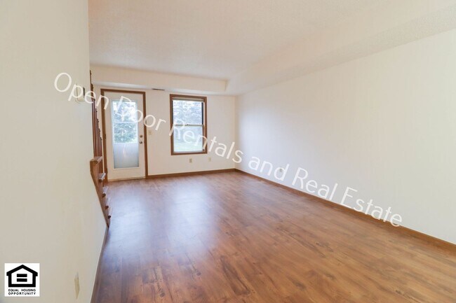 Foto del edificio - 5215/5217 Vermont Lane