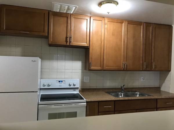 Primary Photo - 1806 Green Ln S