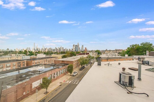 Foto del edificio - 203 Hackensack Plank Rd