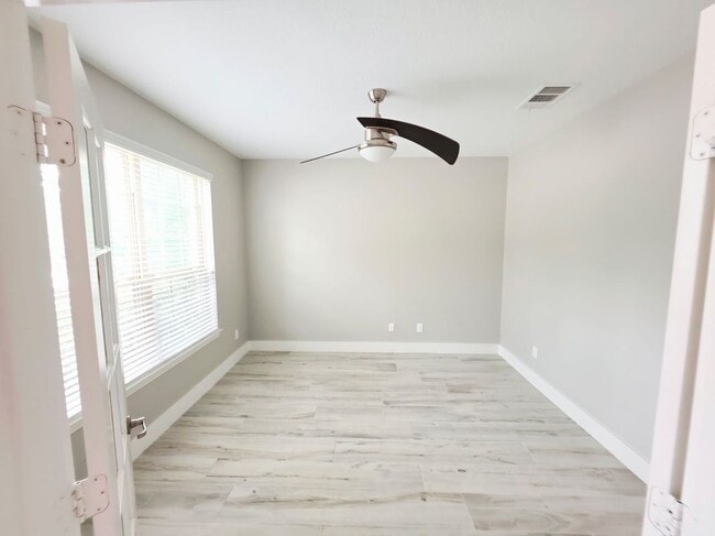 Foto del edificio - 4822 La Santa Rd