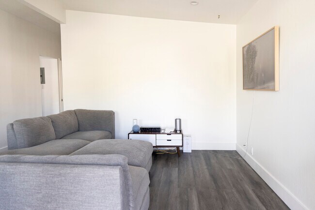 Foto del edificio - 1419 Rollingwood Dr