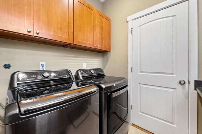 Foto del edificio - West Seattle Home - 4 bedrooms