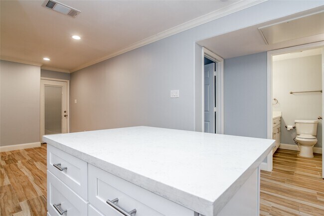 Building Photo - 12633 Memorial Dr
