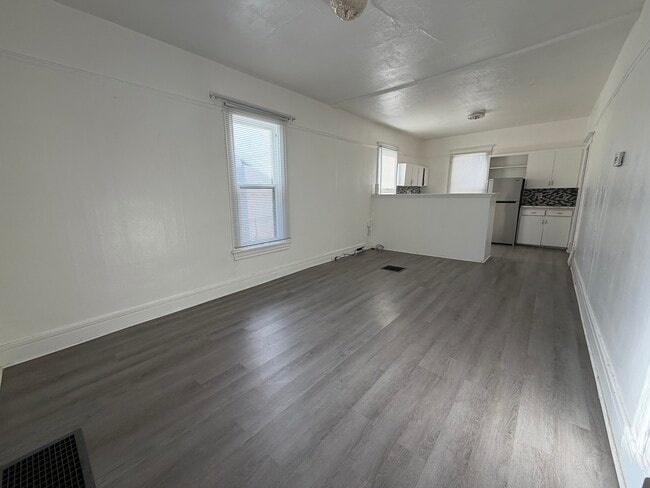 Foto del edificio - 1505 E 7th St