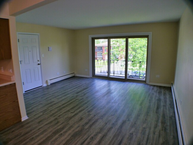 Foto del edificio - 10410 Moody Ave