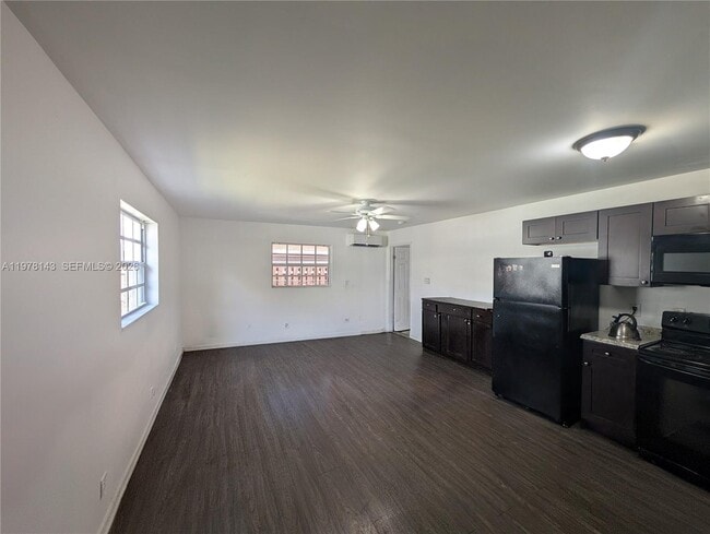 Building Photo - 232 SW 23rd St