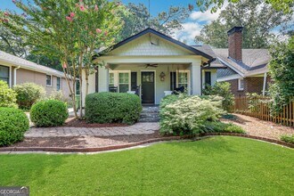 Building Photo - 2215 Fairhaven Cir NE