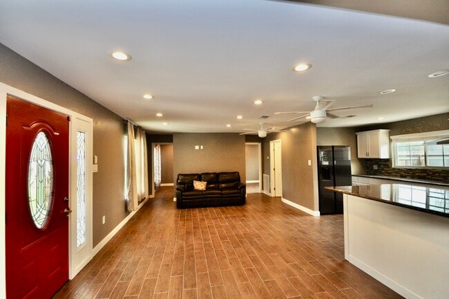 Building Photo - 6418 Treaschwig Rd