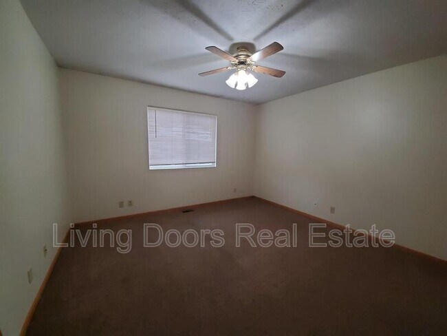 Foto del edificio - 6441 Whitewater Ln