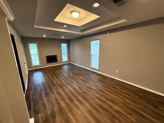 Building Photo - 6610 Westbury Ave