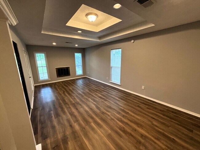 Foto del edificio - 6610 Westbury Ave