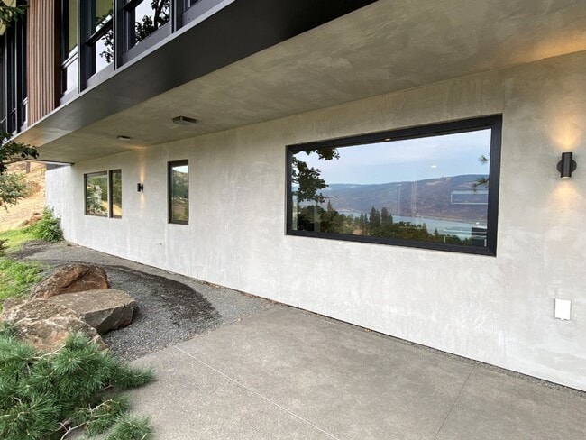 Building Photo - Furnished, with a Mosier View of the Columbia