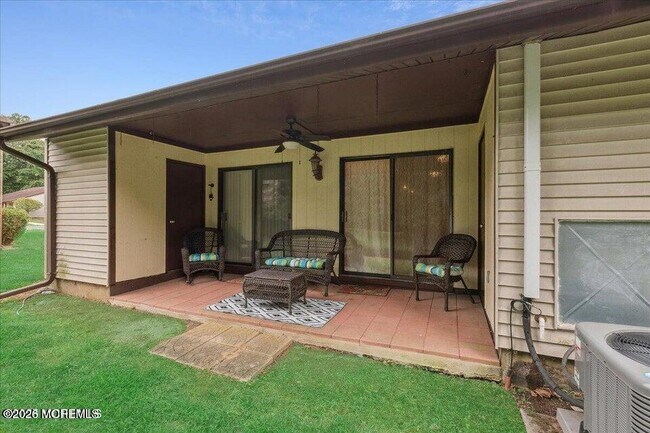 Foto del edificio - 70 Overlook Way