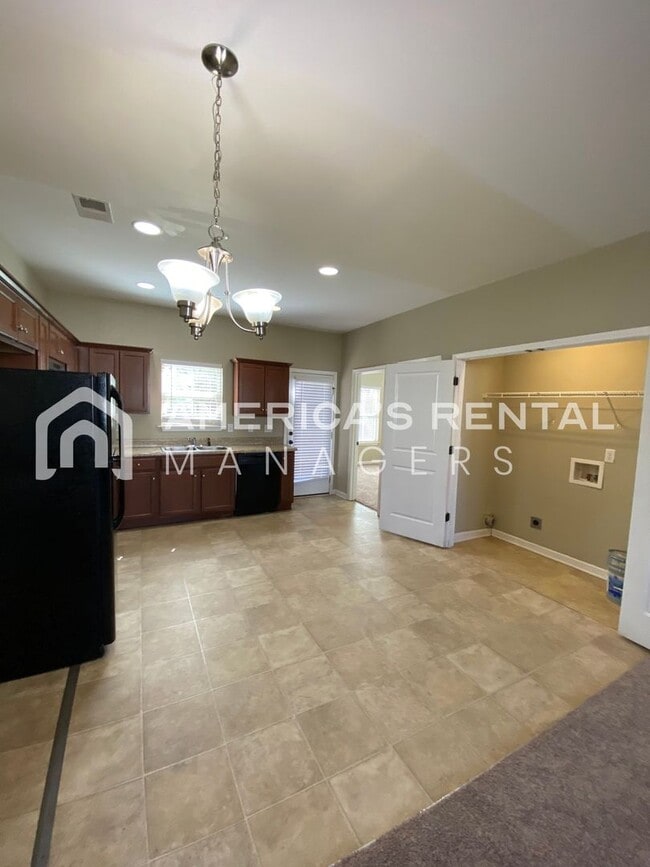 Foto del edificio - Great Townhome for Rent in Calera, AL! AVA...