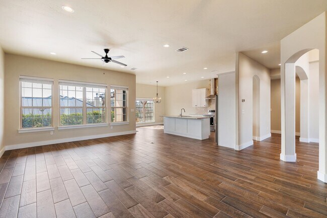 Foto del edificio - 204 Cat Canyon Rd