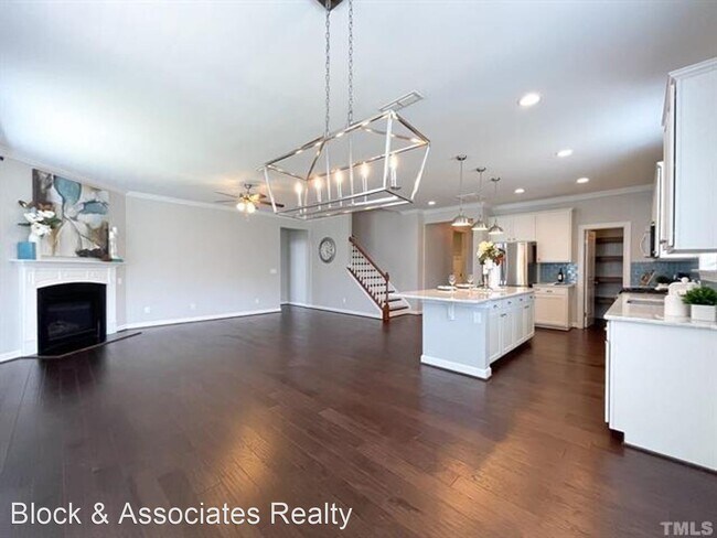 Foto del edificio - 4 br, 3.5 bath House - 2520 Snowdrop Ct