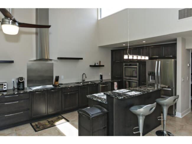 Building Photo - 9910 Sawgrass Dr E