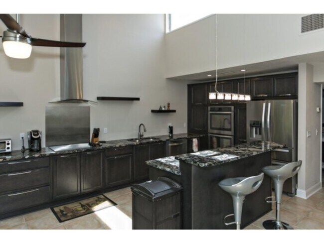 Foto del edificio - 9910 Sawgrass Dr E