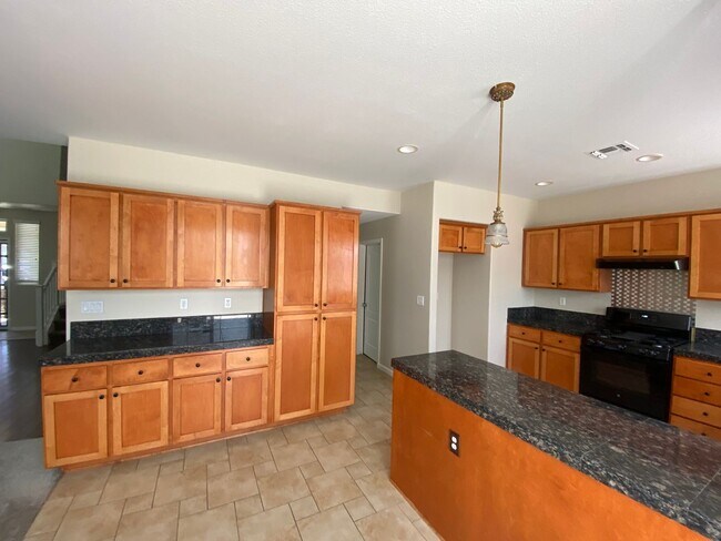 Foto del edificio - 5106 Rowe Dr